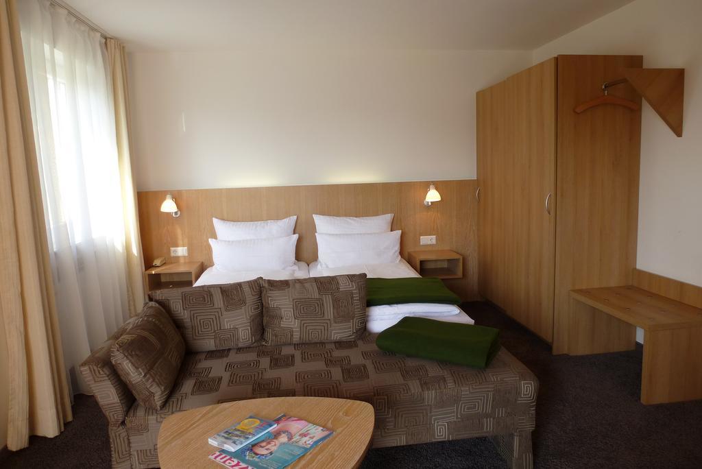 Hotel Alpenblick Garni Uberlingen Ruang foto